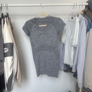 lululemon athletica Gray Short Sleeve Tee
